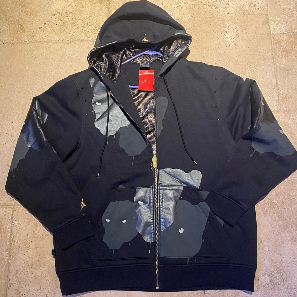 Michael Jordan Hoodie Zip lined Men’s with front pockets XXL NWT Gold detailing
